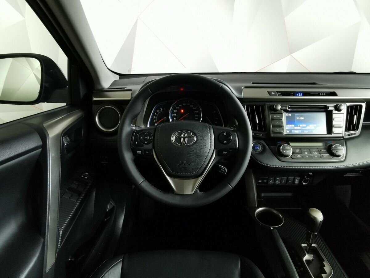 Toyota RAV4 с пробегом — 2014 год. Фото: #14