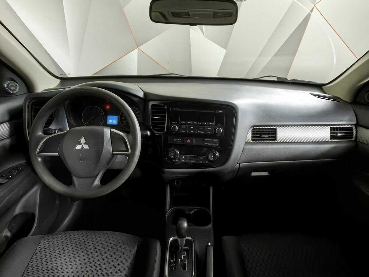 Mitsubishi Outlander с пробегом — 2014 год. Фото: #9