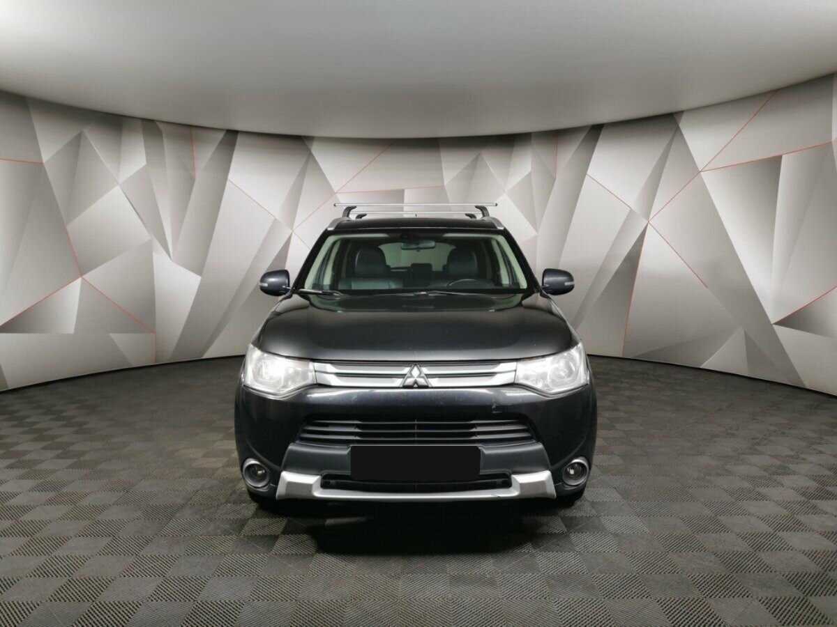 Mitsubishi Outlander с пробегом — 2014 год. Фото: #6