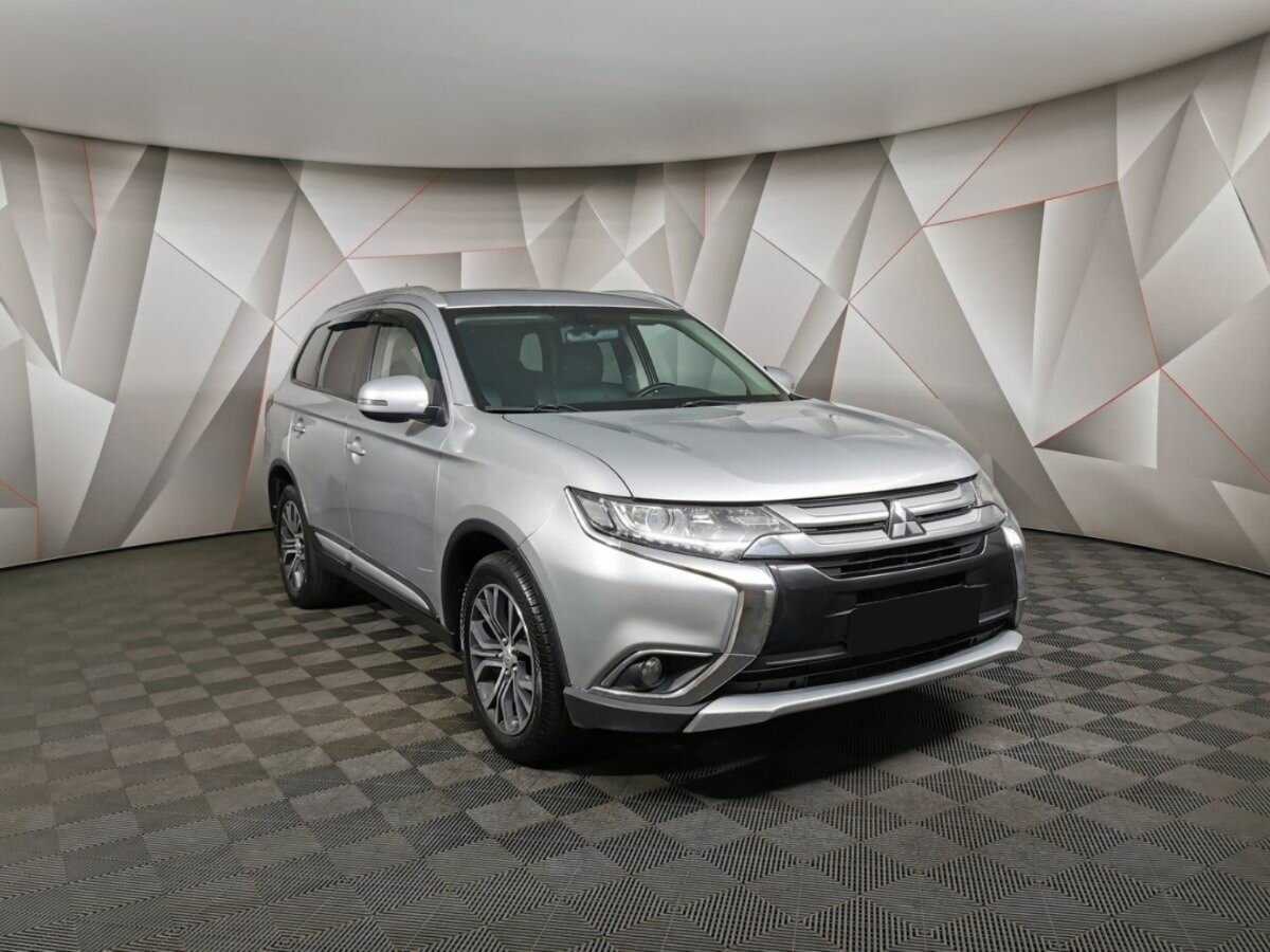 Mitsubishi Outlander с пробегом — 2016 год. Фото: #2