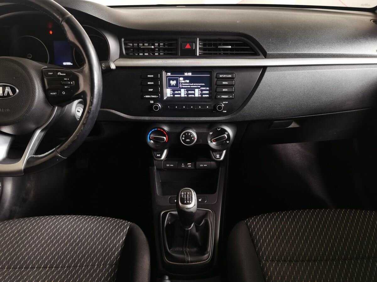 Kia Rio с пробегом — 2018 год. Фото: #10