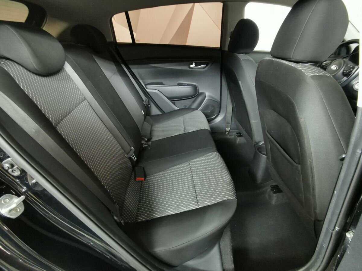 Kia Rio с пробегом — 2018 год. Фото: #11