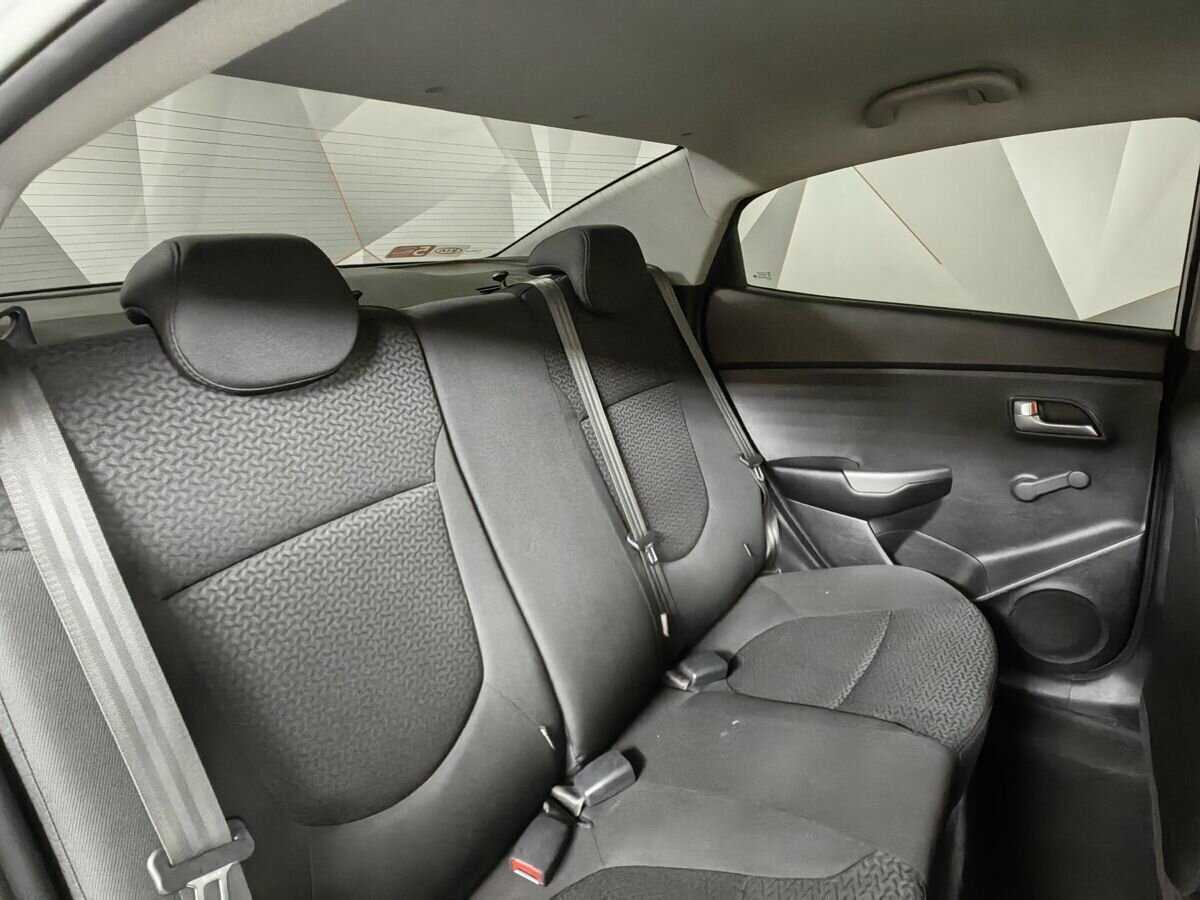 Kia Rio с пробегом — 2017 год. Фото: #11