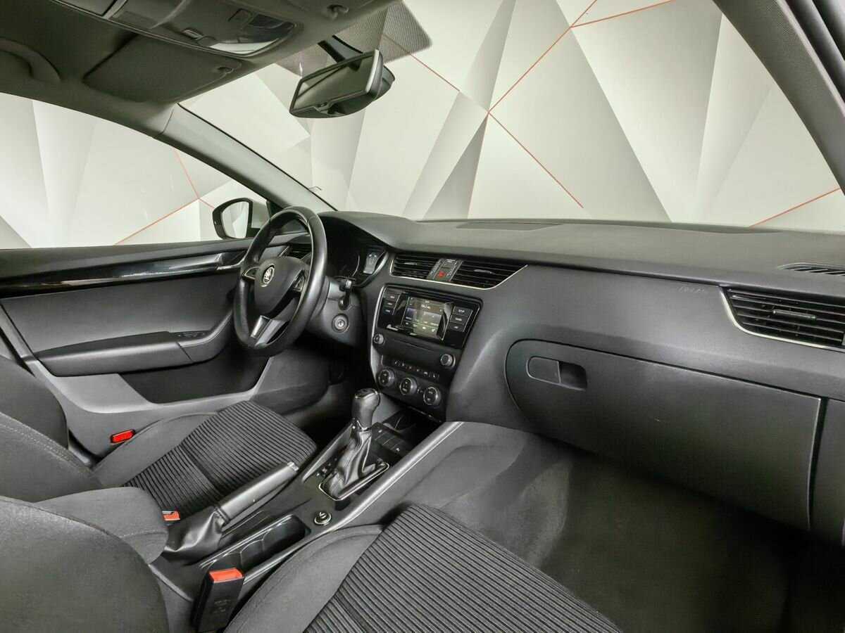 Skoda Octavia с пробегом — 2015 год. Фото: #8