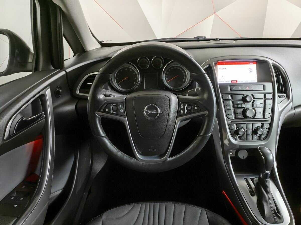 Opel Astra с пробегом — 2014 год. Фото: #14