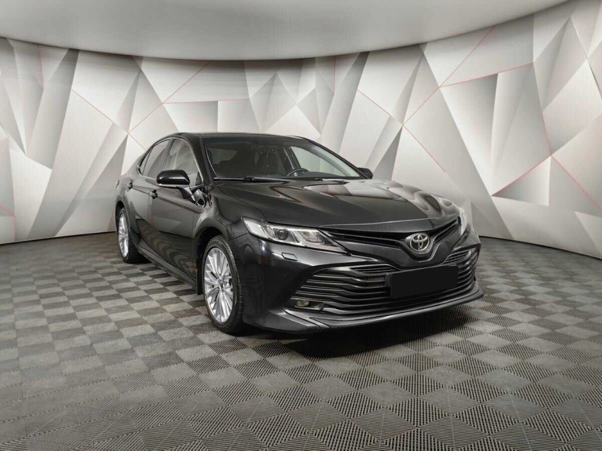 Toyota Camry с пробегом — 2019 год. Фото: #2