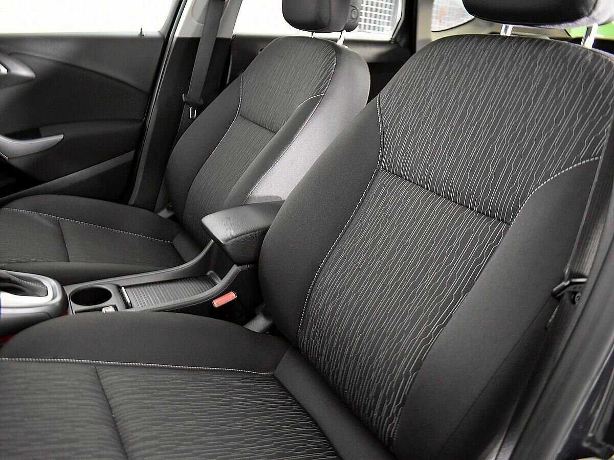 Opel Astra с пробегом — 2012 год. Фото: #7