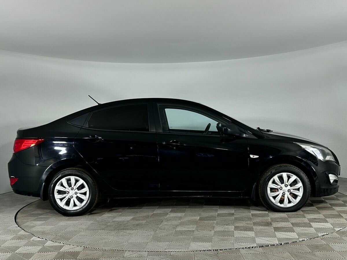 Hyundai Solaris с пробегом — 2015 год. Фото: #4