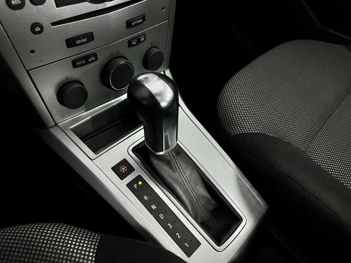 Opel Astra с пробегом — 2014 год. Фото: #10