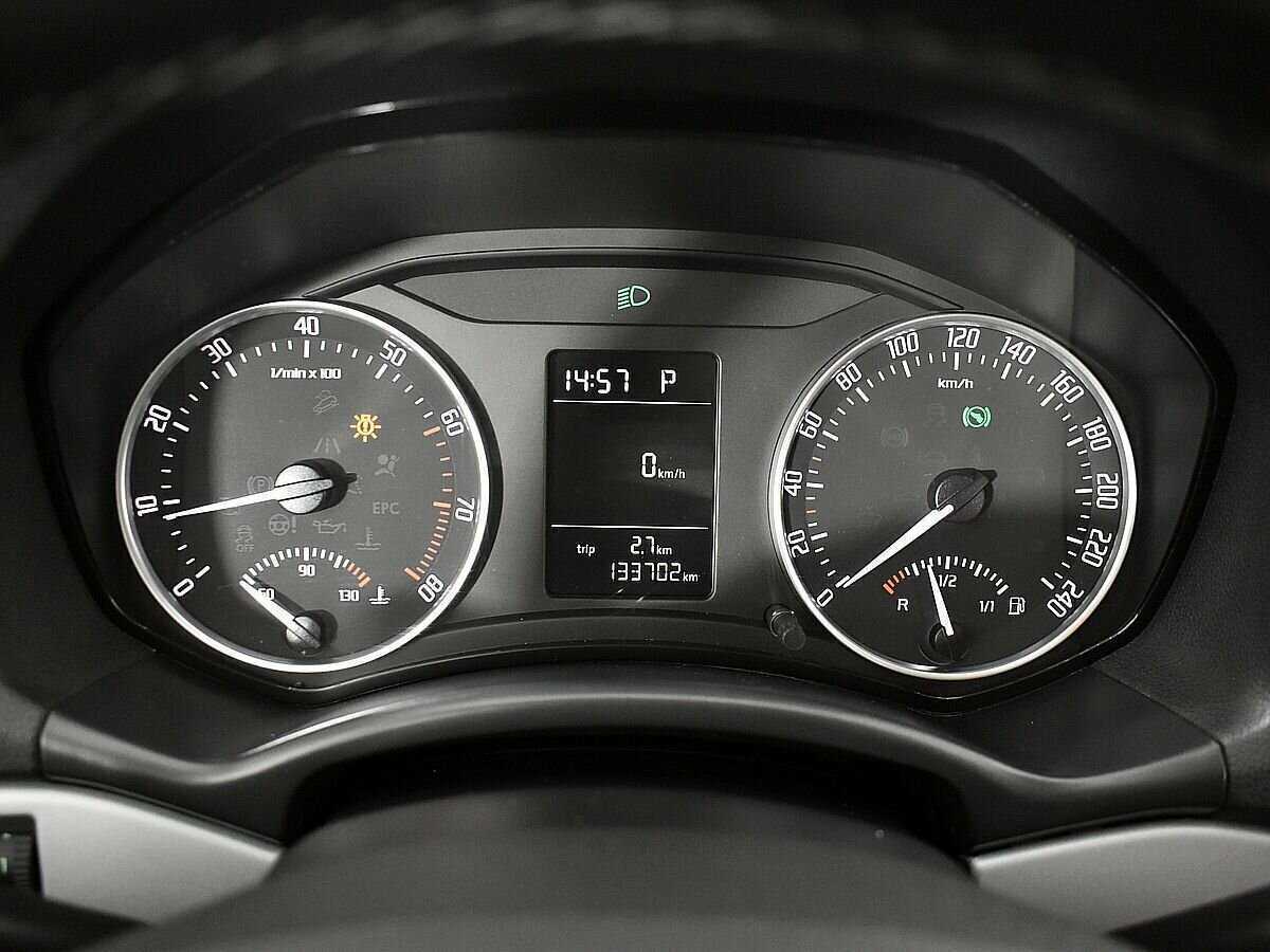 Skoda Octavia с пробегом — 2012 год. Фото: #11