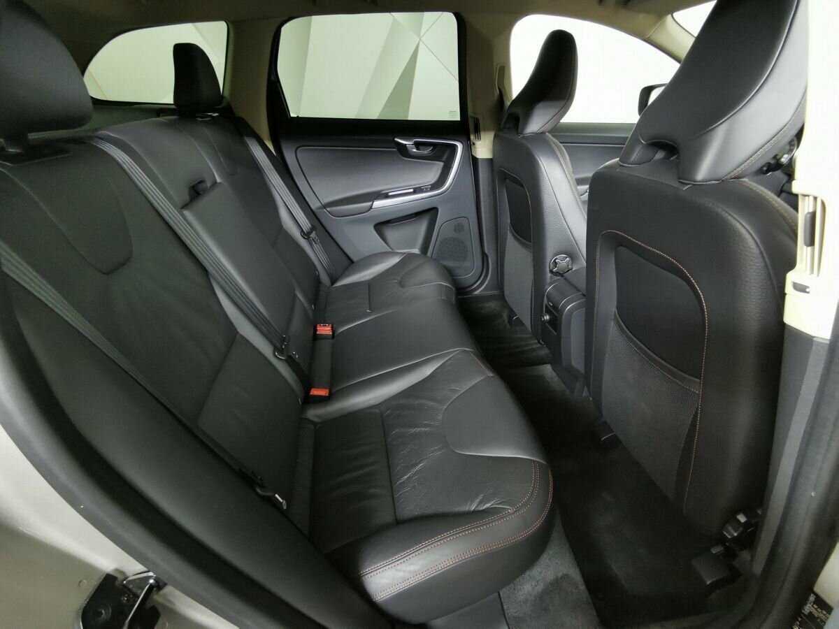 Volvo XC60 с пробегом — 2012 год. Фото: #11