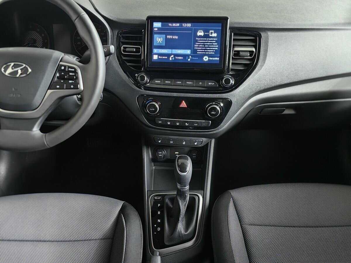 Hyundai Solaris с пробегом — 2022 год. Фото: #9