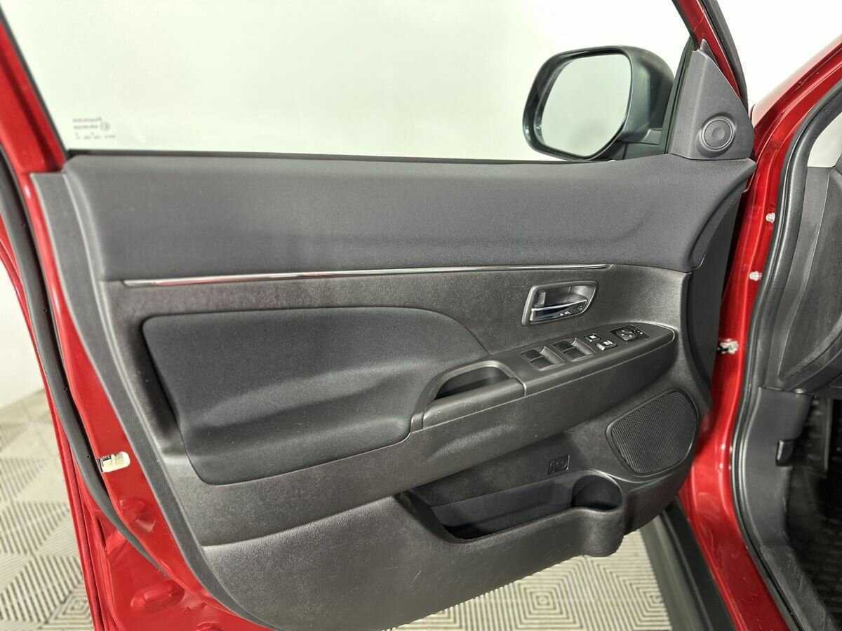 Mitsubishi ASX с пробегом — 2013 год. Фото: #7