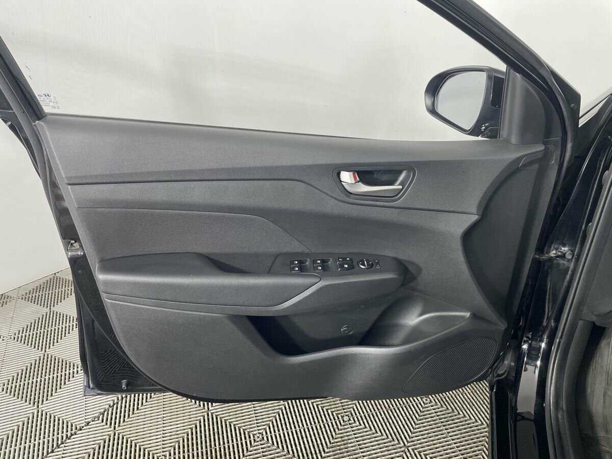 Hyundai Solaris с пробегом — 2017 год. Фото: #7