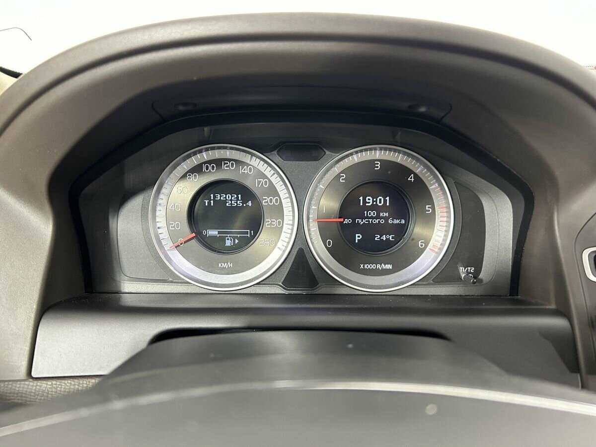 Volvo XC60 с пробегом — 2012 год. Фото: #10