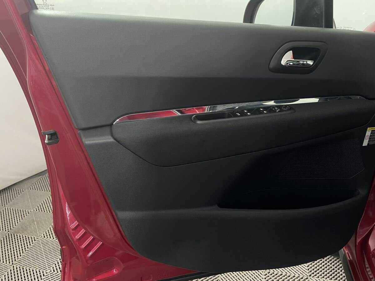 Peugeot 3008 с пробегом — 2012 год. Фото: #7