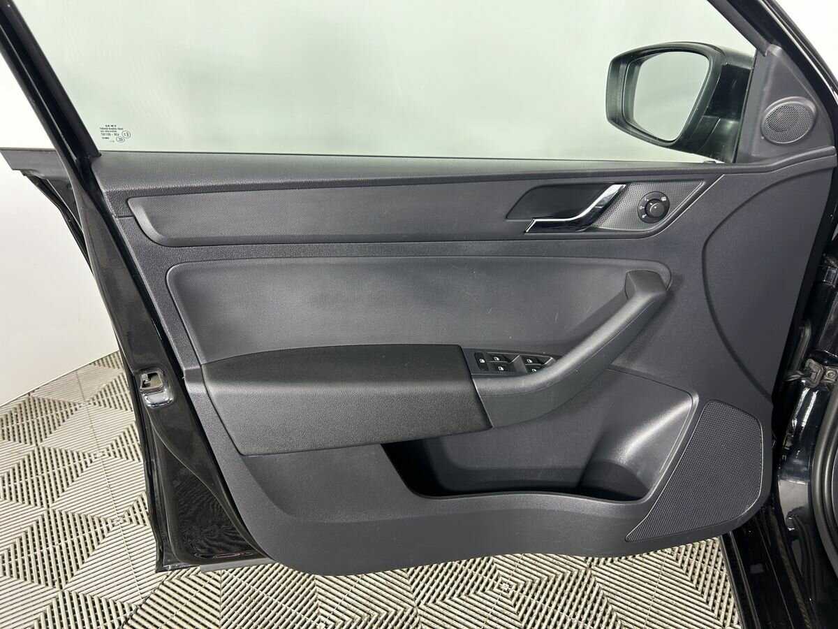 Skoda Rapid с пробегом — 2014 год. Фото: #7