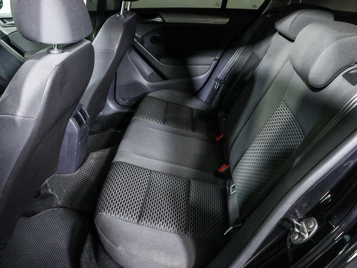 Volkswagen Golf с пробегом — 2012 год. Фото: #8