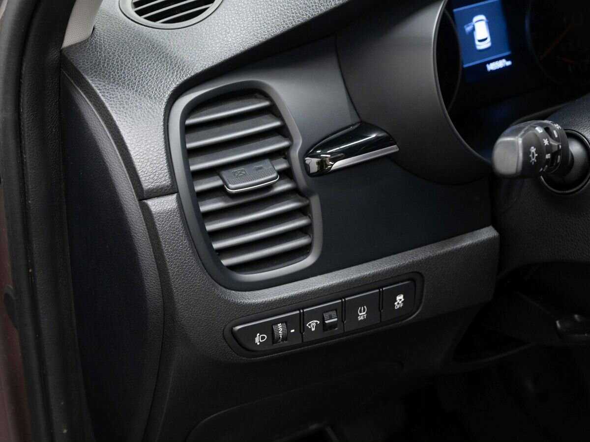 Kia Rio с пробегом — 2018 год. Фото: #18