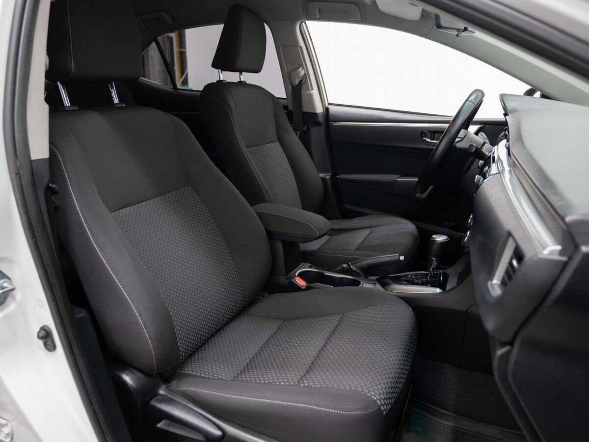 Toyota Corolla с пробегом — 2013 год. Фото: #13