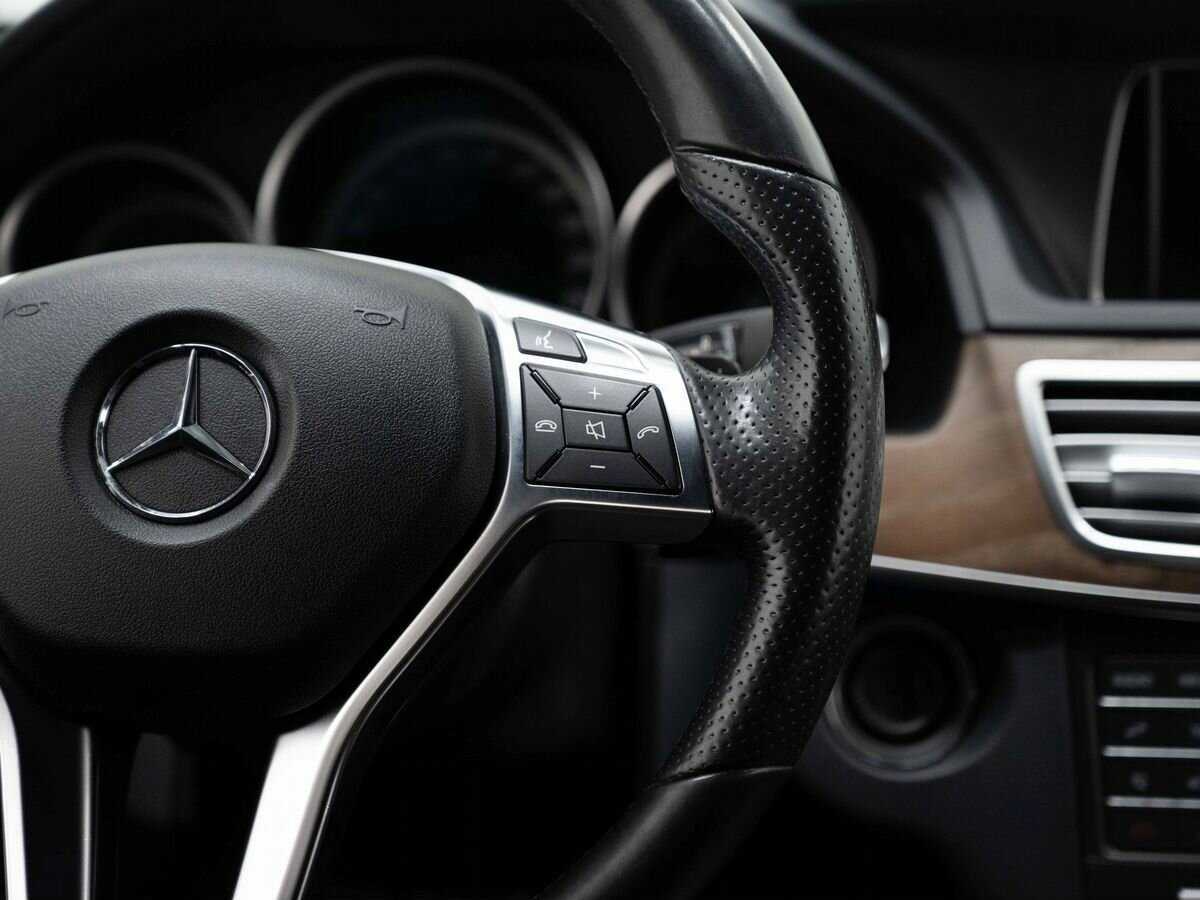 Mercedes-Benz E-Класс с пробегом — 2015 год. Фото: #16