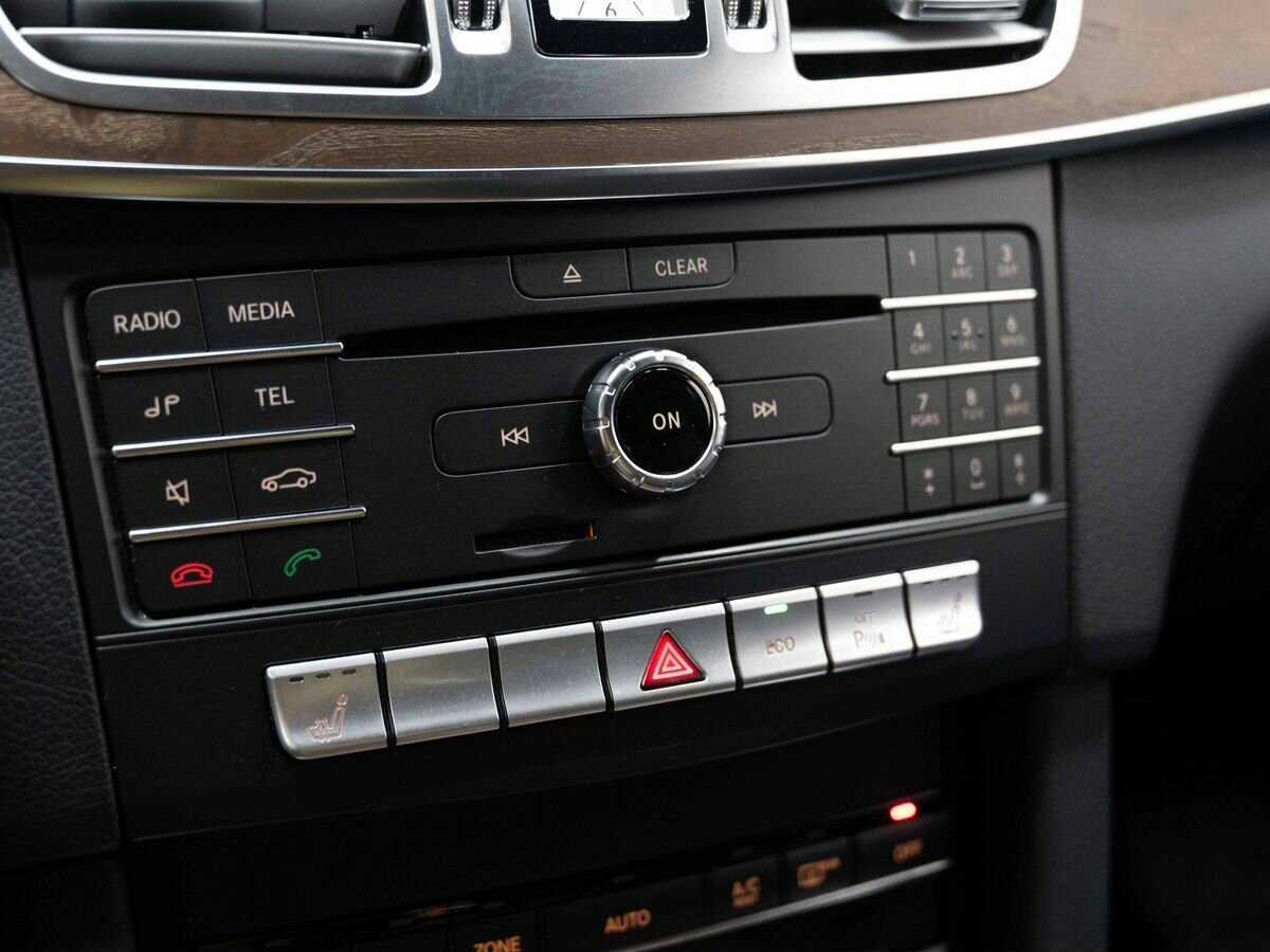 Mercedes-Benz E-Класс с пробегом — 2015 год. Фото: #21