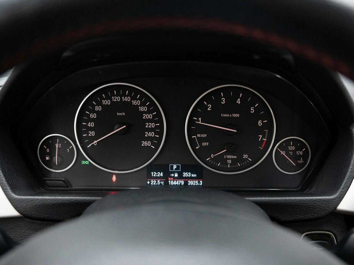 BMW 3 серии с пробегом — 2014 год. Фото: #16