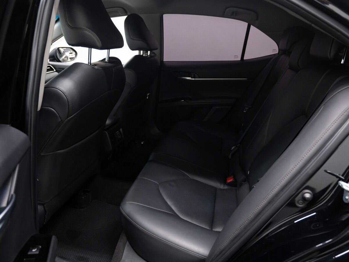 Toyota Camry с пробегом — 2019 год. Фото: #8