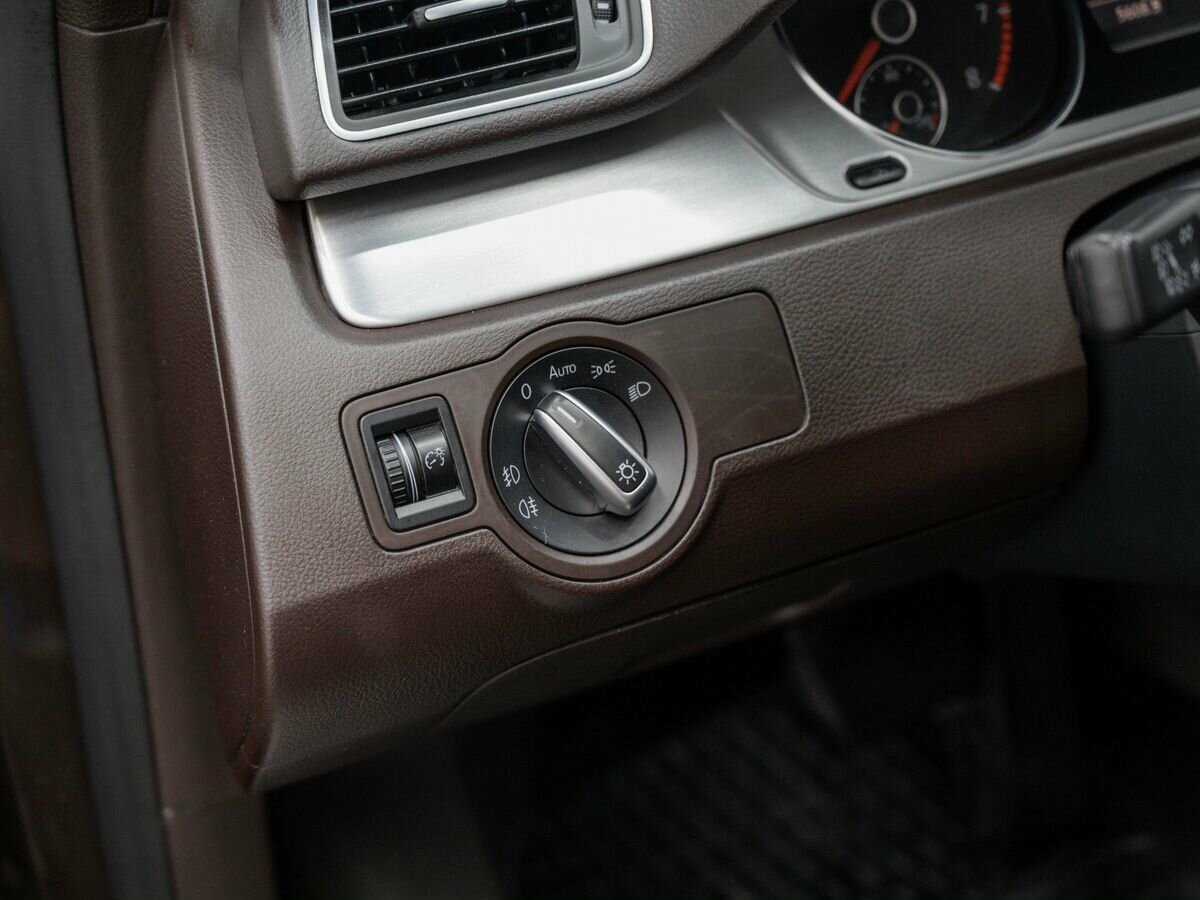 Volkswagen Passat с пробегом — 2012 год. Фото: #16