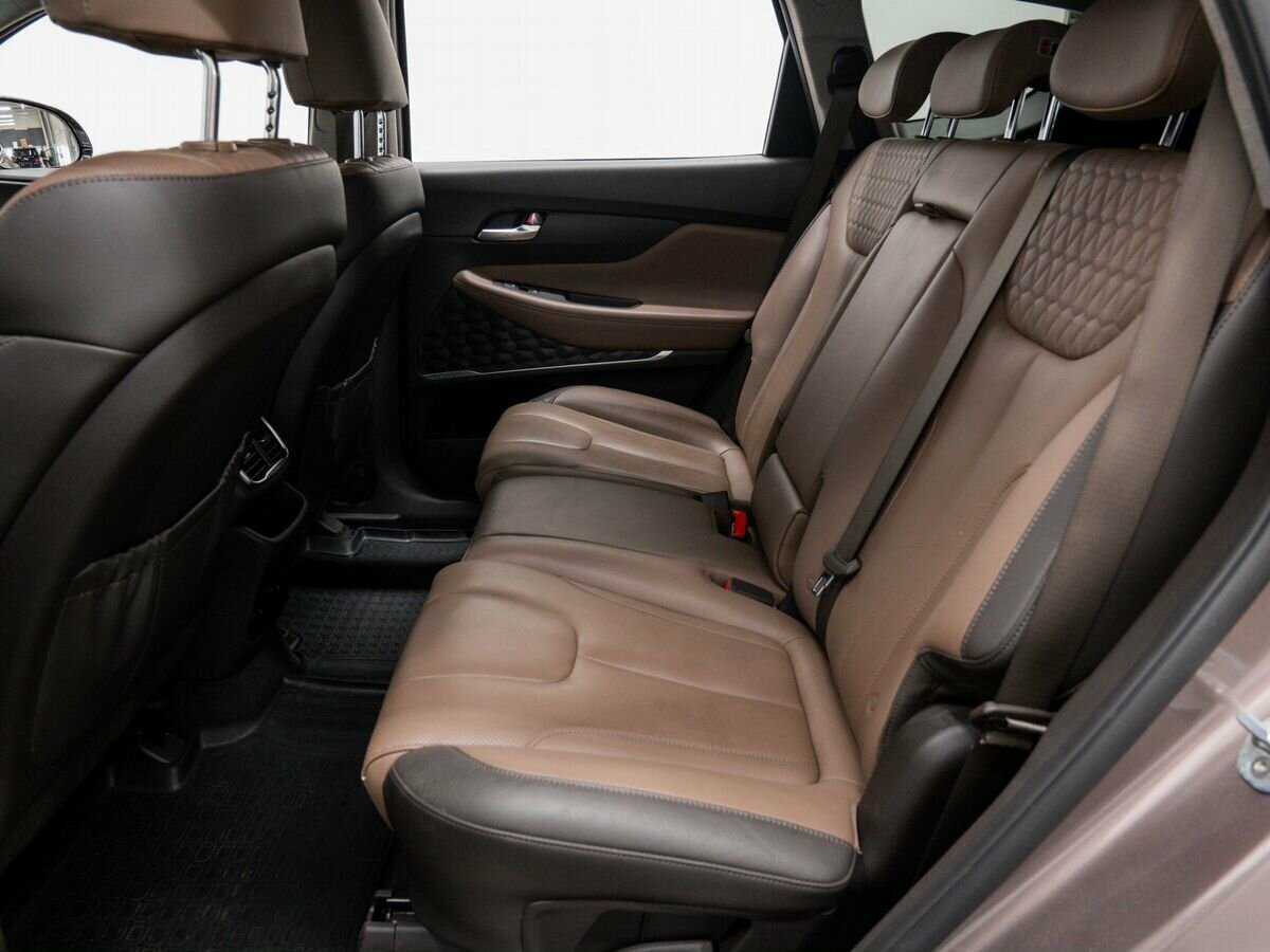 Hyundai Santa Fe с пробегом — 2018 год. Фото: #12