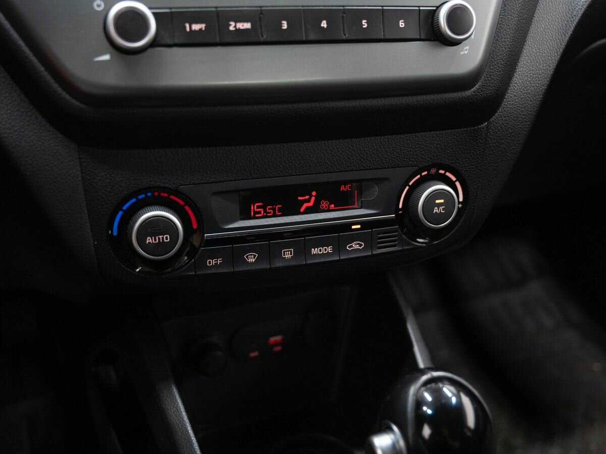 Kia Rio с пробегом — 2016 год. Фото: #18