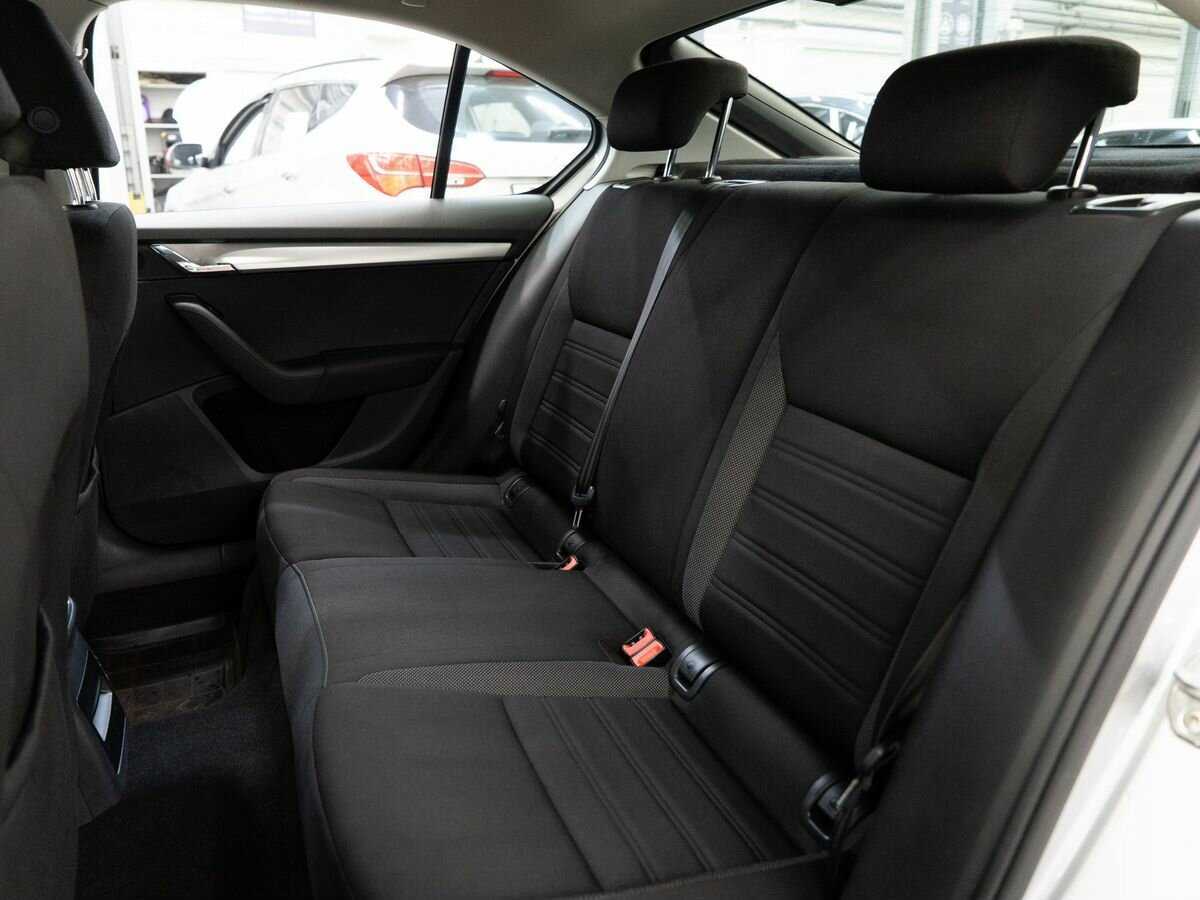 Skoda Octavia с пробегом — 2017 год. Фото: #6
