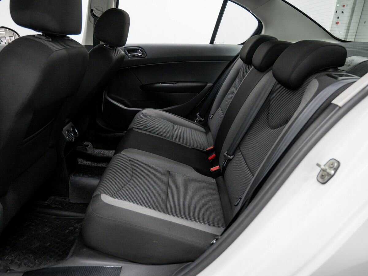 Peugeot 408 с пробегом — 2017 год. Фото: #11