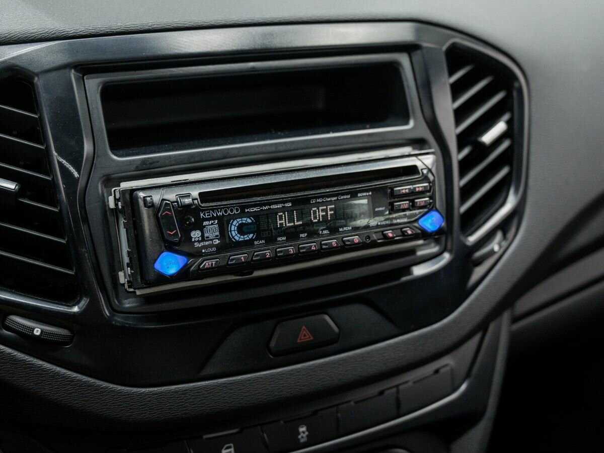 Lada (ВАЗ) Vesta с пробегом — 2019 год. Фото: #17