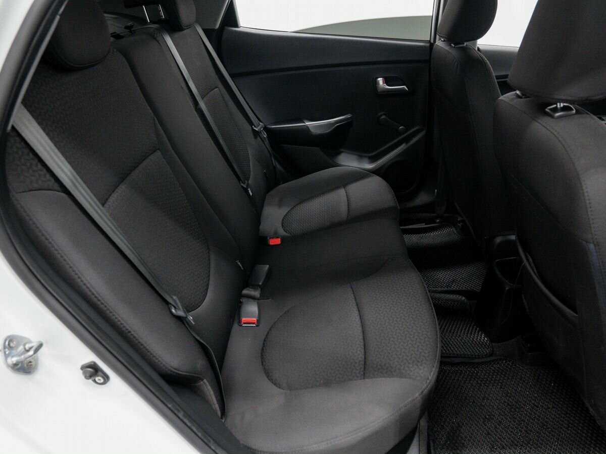 Kia Rio с пробегом — 2012 год. Фото: #8