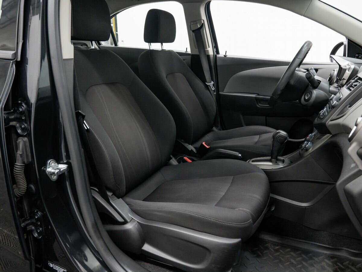 Chevrolet Aveo с пробегом — 2012 год. Фото: #4