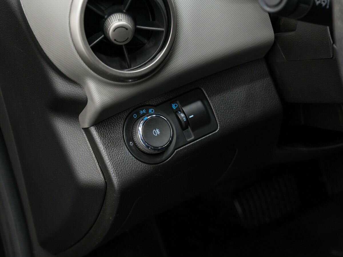 Chevrolet Aveo с пробегом — 2012 год. Фото: #12