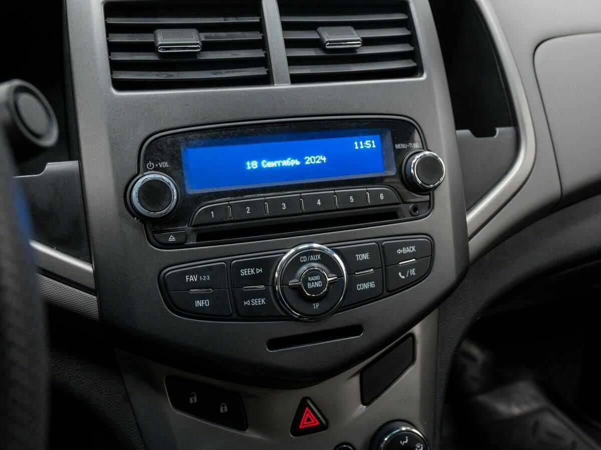 Chevrolet Aveo с пробегом — 2012 год. Фото: #15