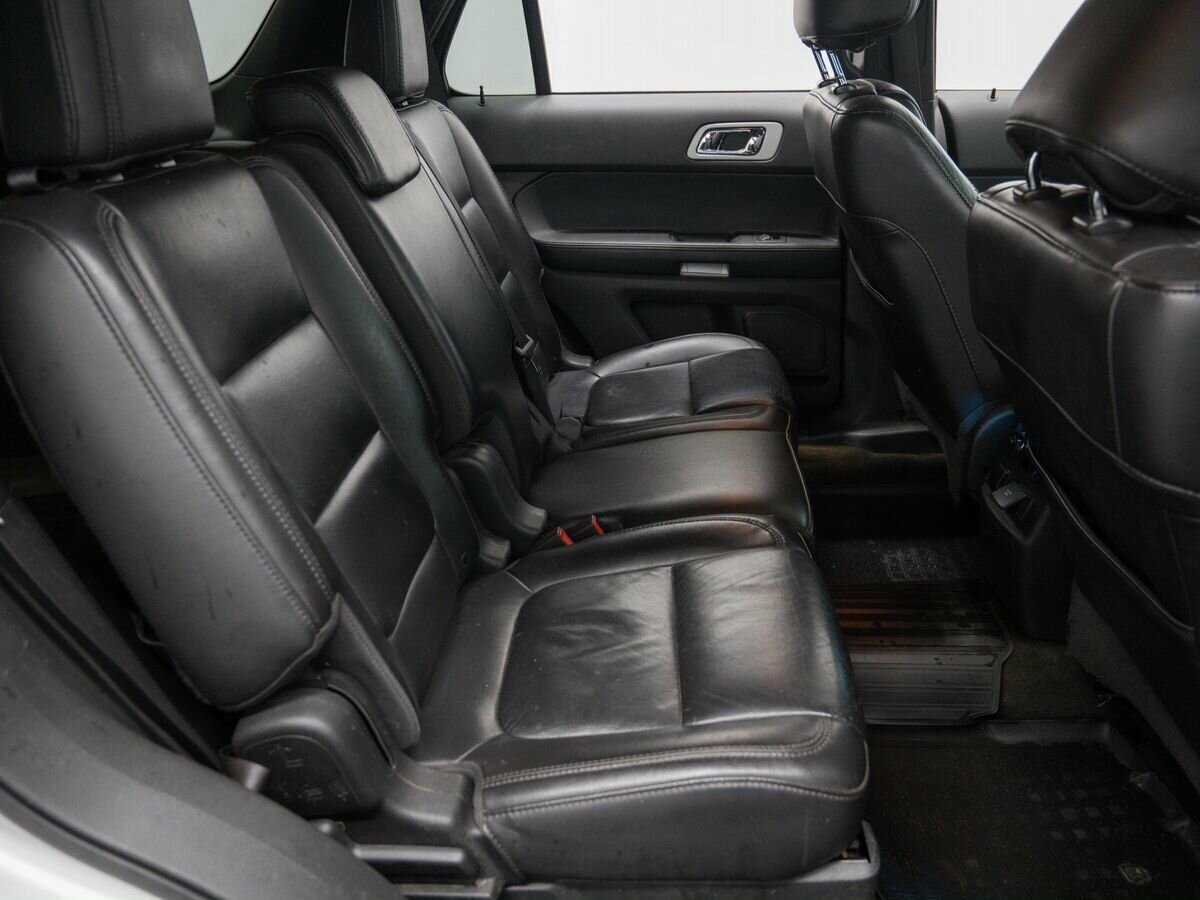 Ford Explorer с пробегом — 2013 год. Фото: #8