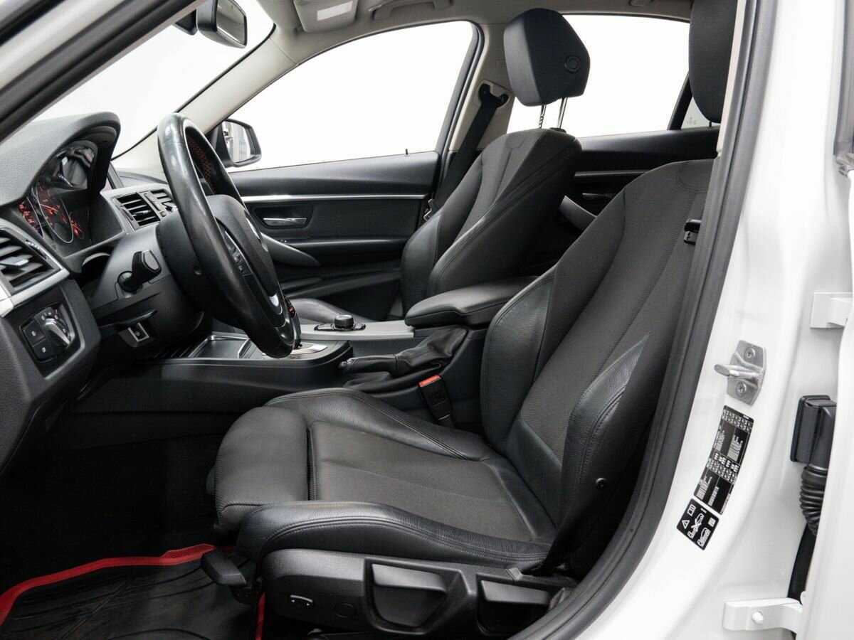 BMW 3 серии с пробегом — 2017 год. Фото: #13