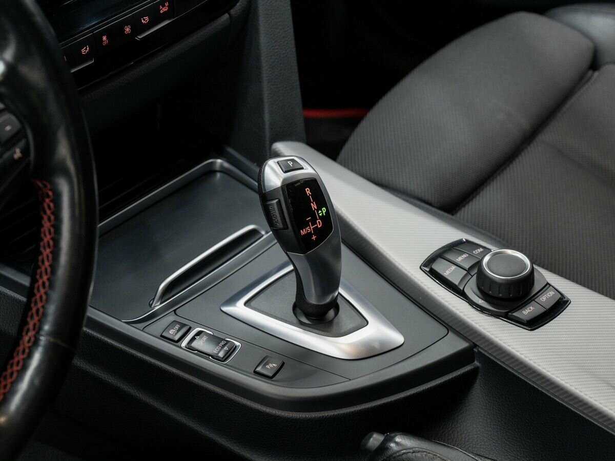 BMW 3 серии с пробегом — 2017 год. Фото: #16