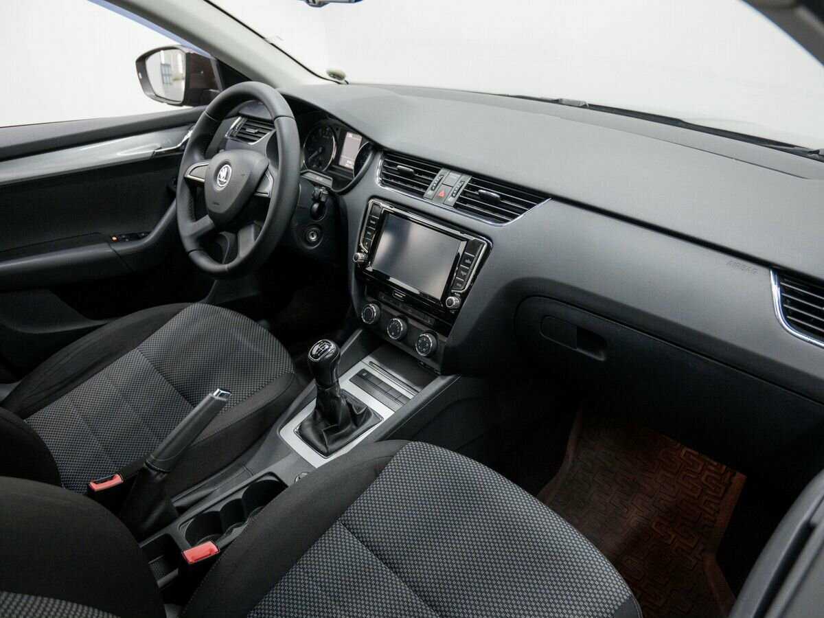 Skoda Octavia с пробегом — 2013 год. Фото: #6