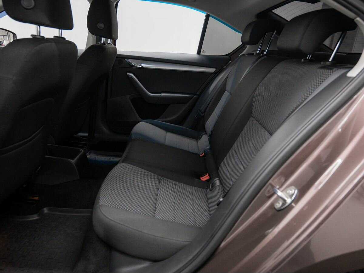 Skoda Octavia с пробегом — 2013 год. Фото: #11