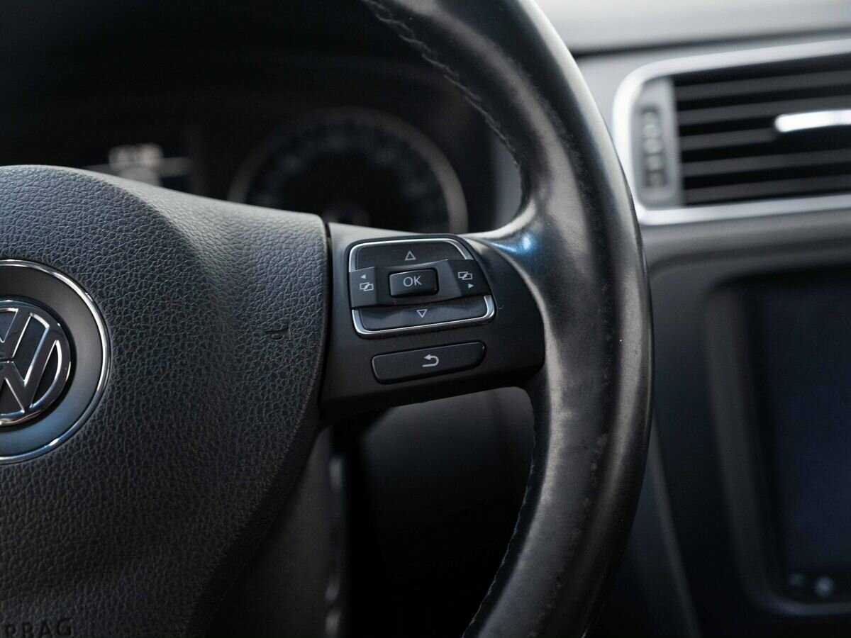 Volkswagen Jetta с пробегом — 2012 год. Фото: #15