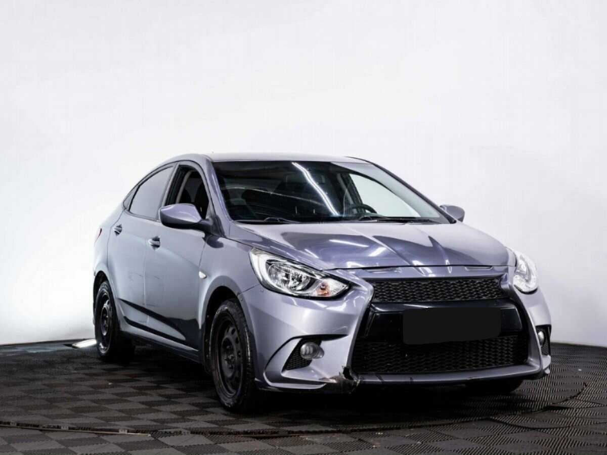 Hyundai Solaris с пробегом — 2012 год. Фото: #2