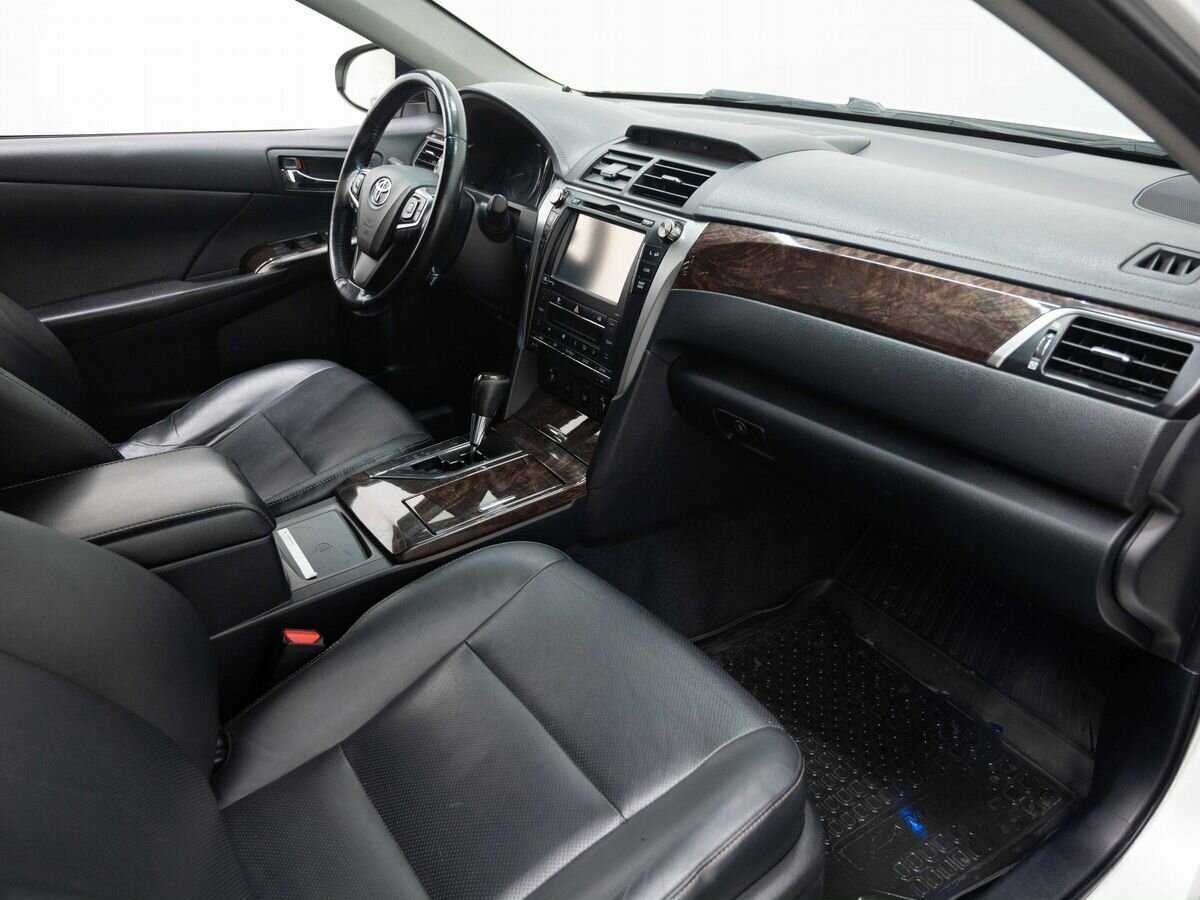 Toyota Camry с пробегом — 2014 год. Фото: #10