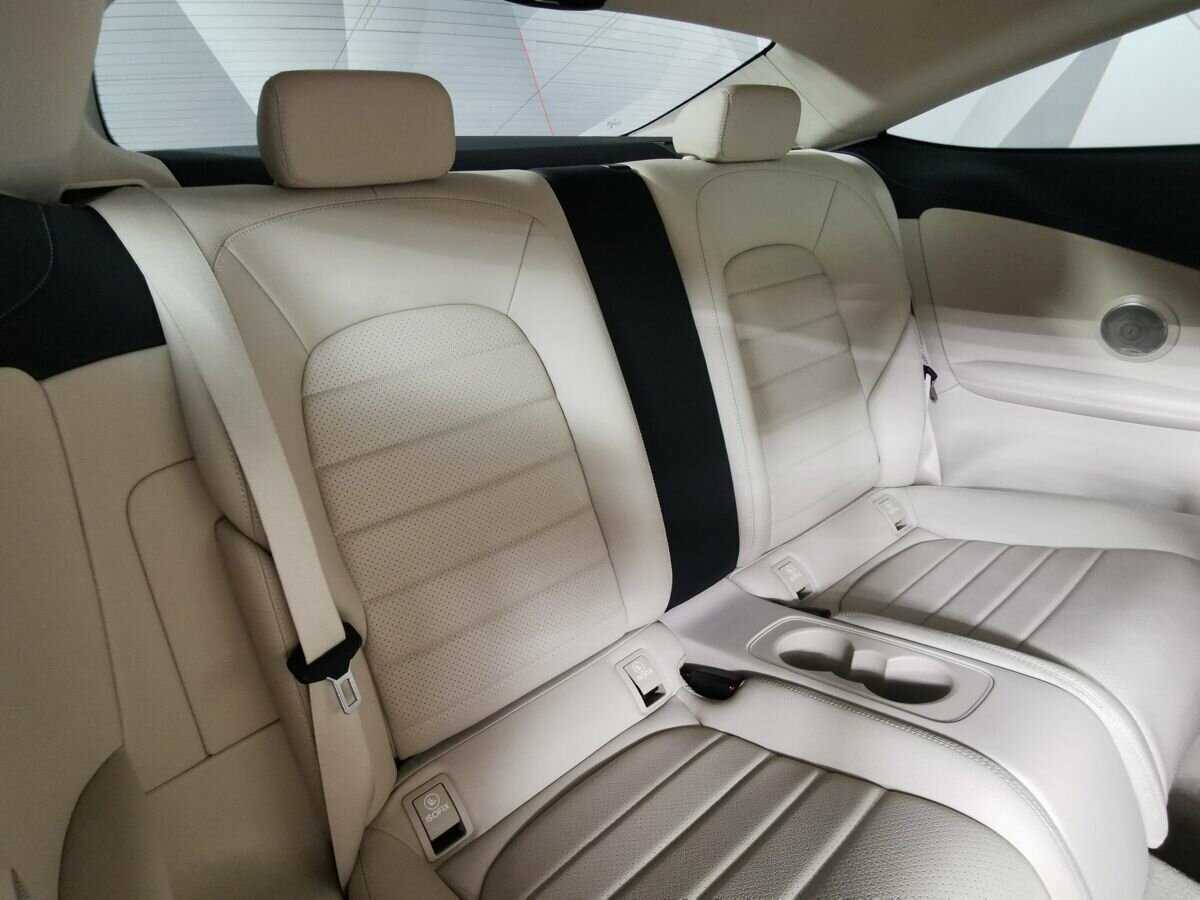 Mercedes-Benz C-Класс с пробегом — 2015 год. Фото: #12