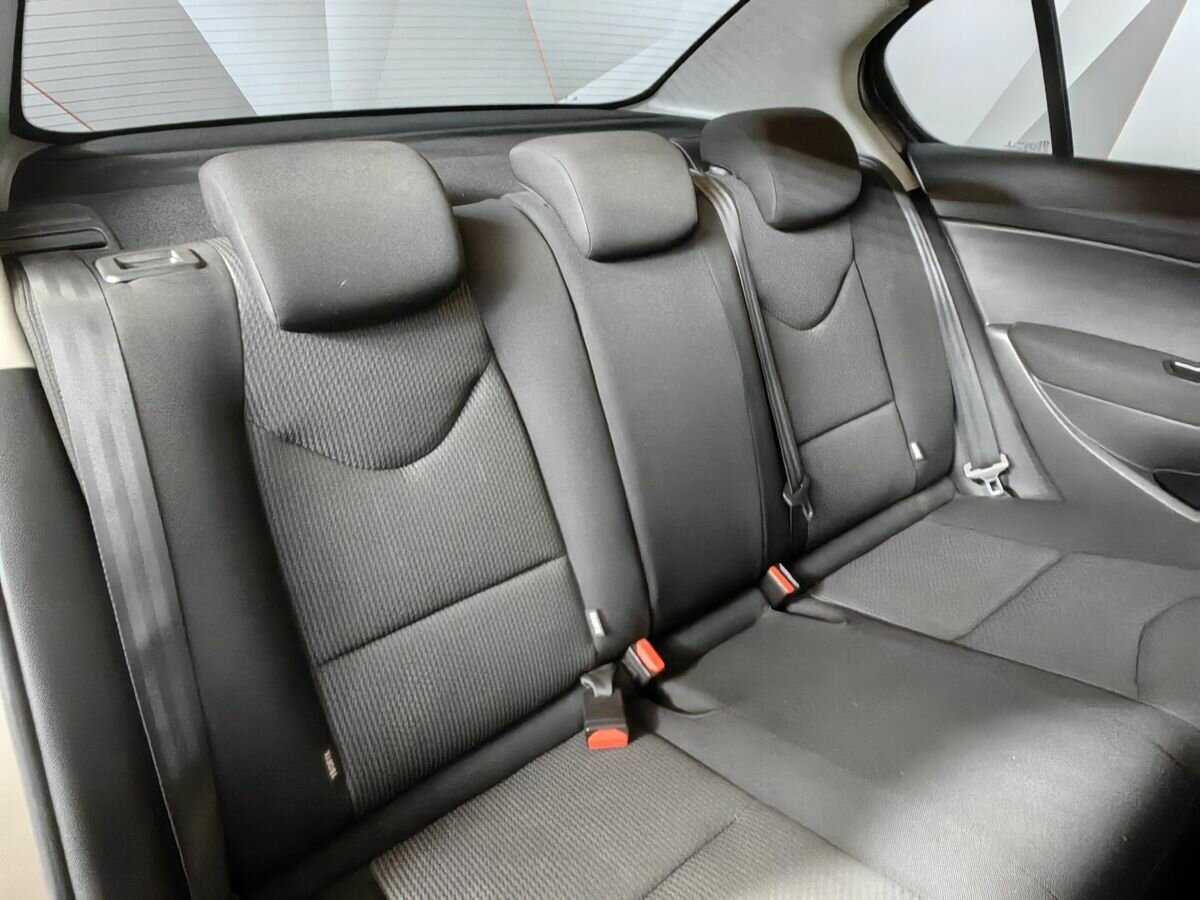 Peugeot 408 с пробегом — 2014 год. Фото: #12