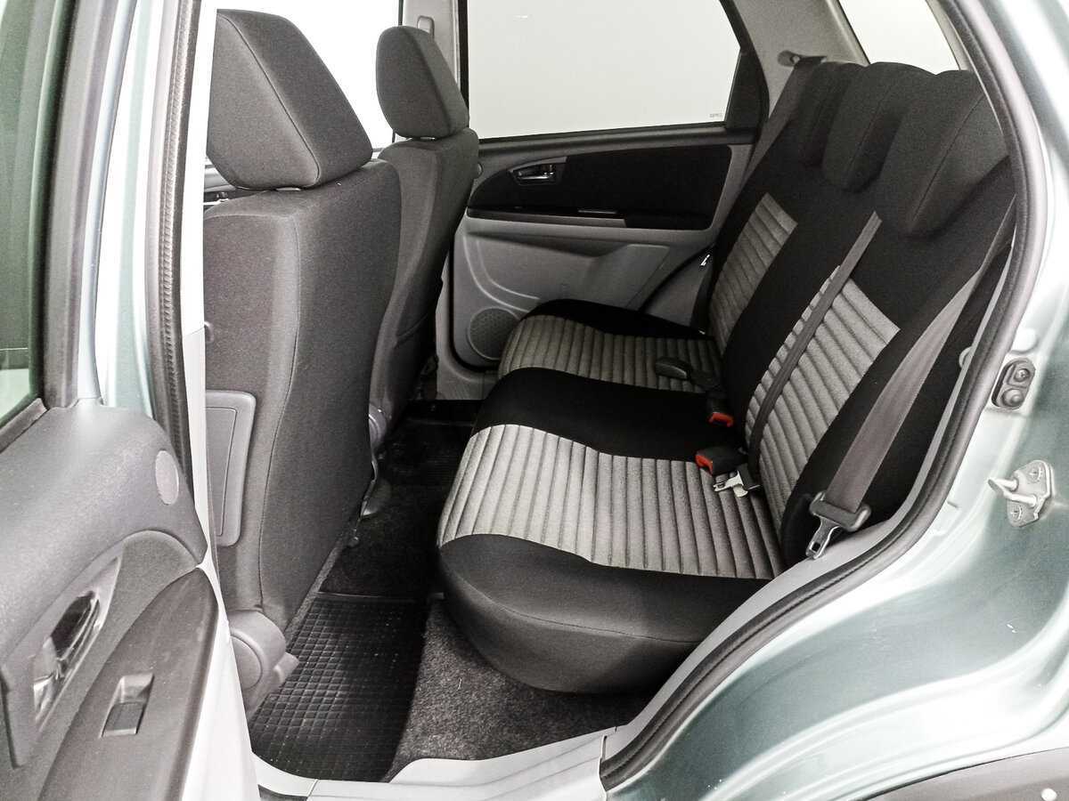Suzuki SX4 с пробегом — 2013 год. Фото: #7