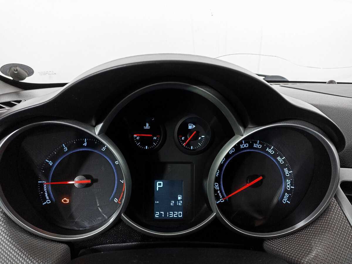 Chevrolet Cruze с пробегом — 2012 год. Фото: #9